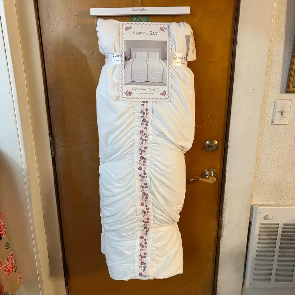 New Gunne Sax Quilt Blanket Full/ Queen. White